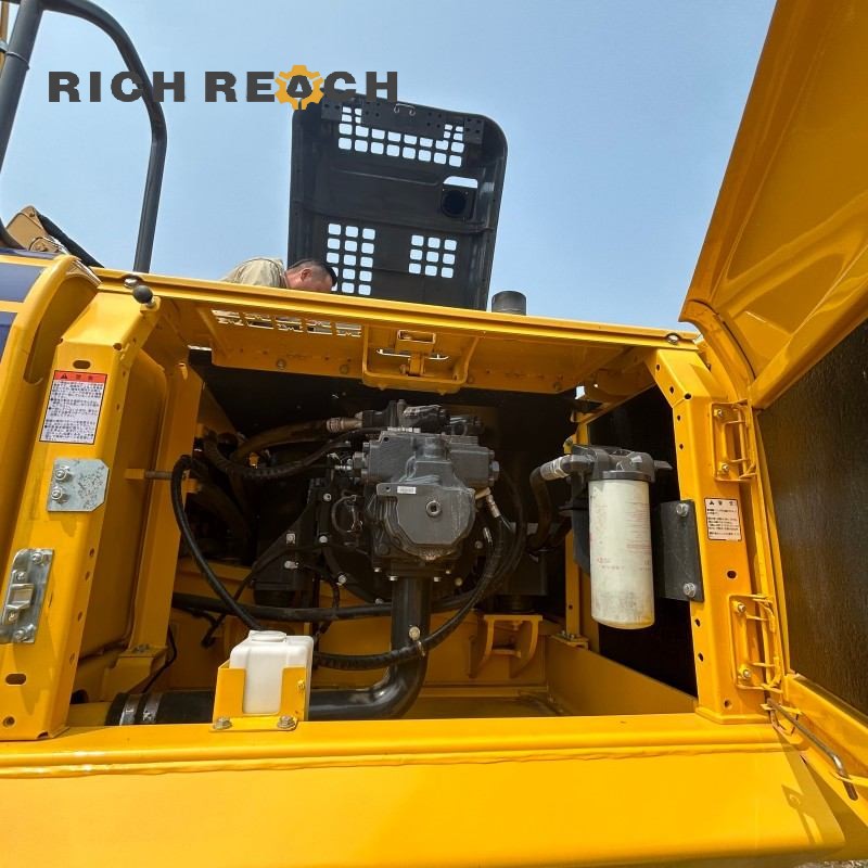 Full side profile with boom and hydraulic lines – 2018 Komatsu PC360-8 used excavator $41,667 high productivity machine